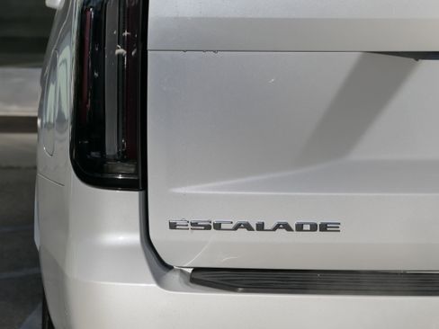 Certified 2021 Cadillac Escalade ESV Sport w/ Driver Assist Tech Package image 5