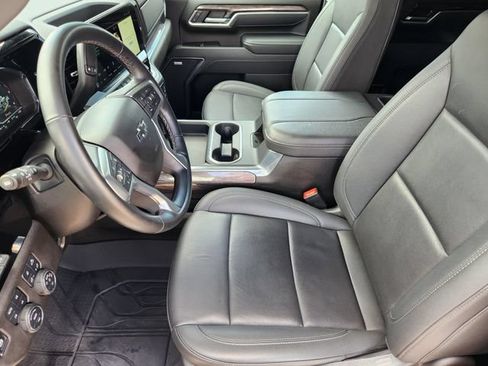 Used 2025 Chevrolet Silverado 2500 LTZ w/ LTZ Plus Package AWD/4WD image 4