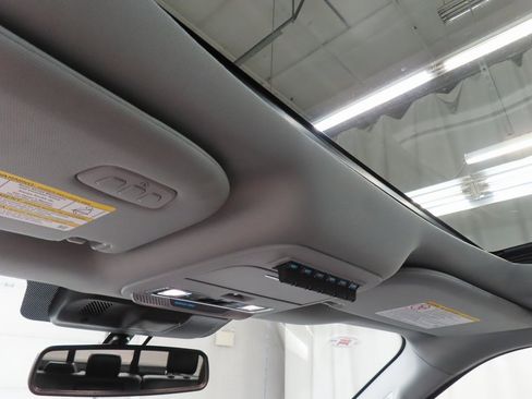 Used 2025 Ford F250 Lariat w/ Lariat Ultimate Package image 32