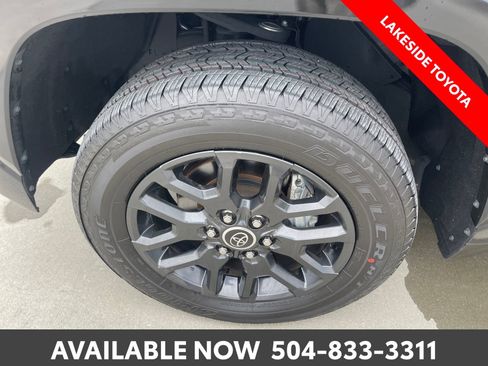 Used 2023 Toyota Tundra Platinum AWD/4WD image 13