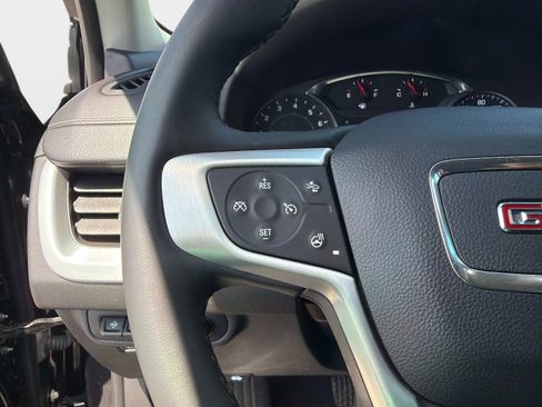 Used 2023 GMC Terrain SLT w/ Tech Package FWD image 29