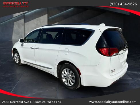 Used 2019 Chrysler Pacifica Touring-L FWD image 8
