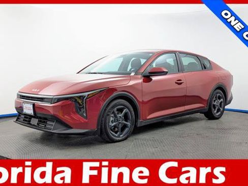 Used 2025 Kia K4 FWD image 1