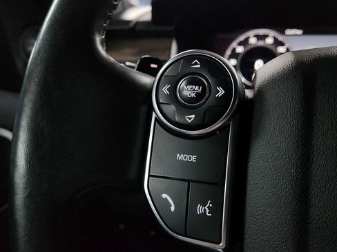 Used 2018 Land Rover Discovery HSE image 27