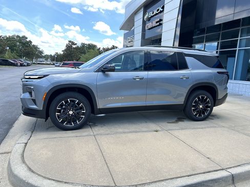 New 2026 Chevrolet Traverse LT w/ Sun and Wheel Package image 4