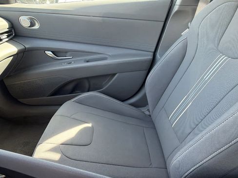 Used 2024 Hyundai Elantra SEL FWD image 12