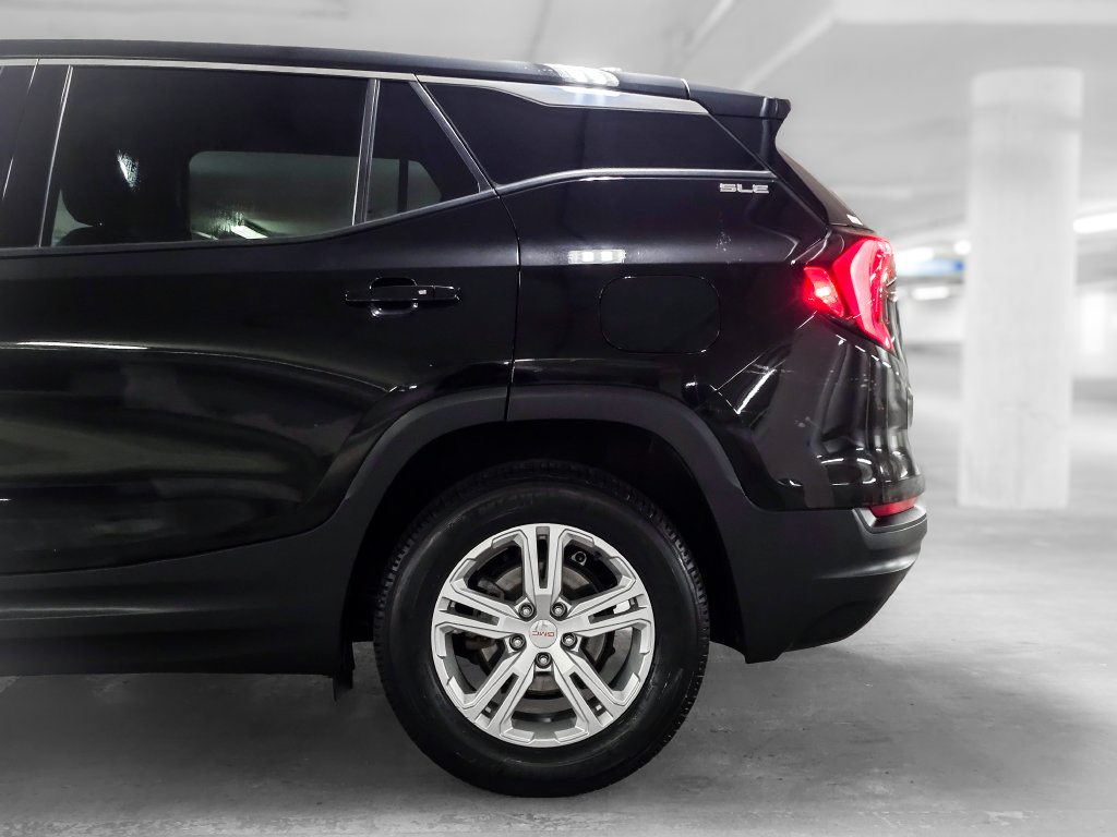 Used 2020 GMC Terrain SLE FWD image 16