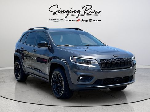 Used 2022 Jeep Cherokee Latitude AWD/4WD image 1