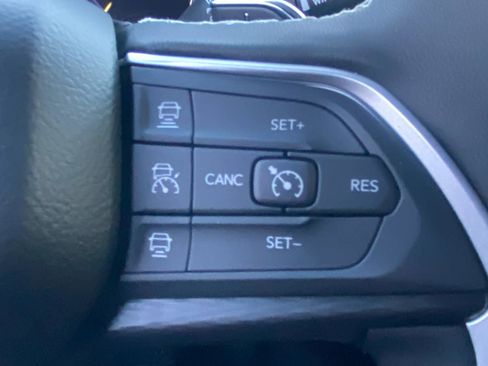 New 2025 Jeep Grand Cherokee L Altitude image 12