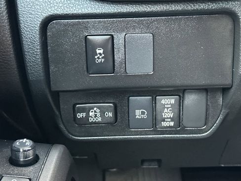 Used 2022 Toyota Tacoma TRD Off-Road w/ Technology Package image 29