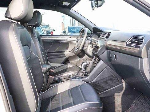 Used 2024 Volkswagen Tiguan SEL R-Line image 17
