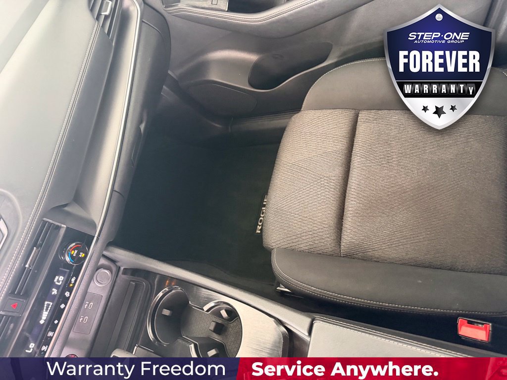 Used 2024 Nissan Rogue SV FWD image 24