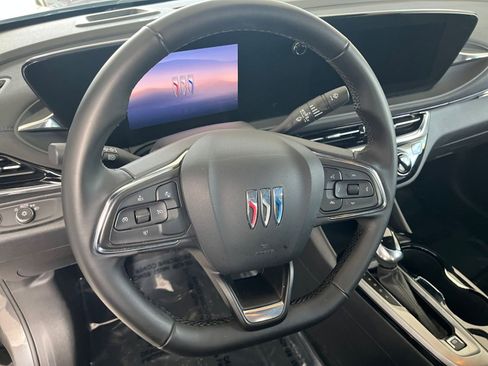 Used 2025 Buick Envista Sport Touring image 28