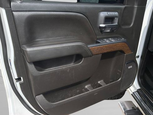 Used 2019 GMC Sierra 2500 Denali w/ Duramax Plus Package AWD/4WD image 17