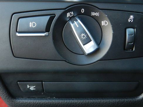 Used 2012 BMW 650i Coupe image 32