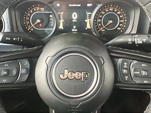 New 2025 Jeep Gladiator Willys image 28