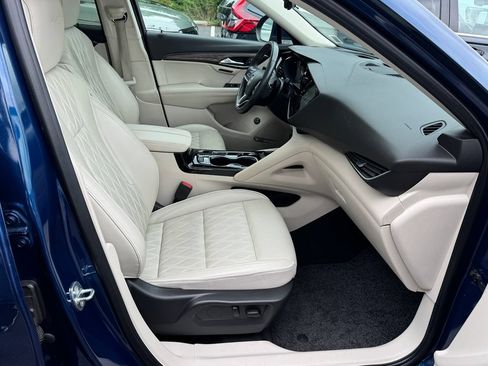 Used 2023 Buick Envision Avenir AWD/4WD image 32