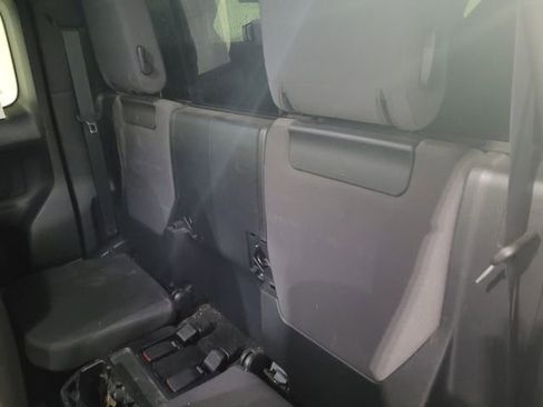 Used 2016 Toyota Tacoma TRD Sport w/ Towing Package image 40