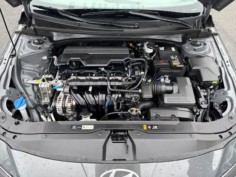 Certified 2025 Hyundai Elantra Sport image 22