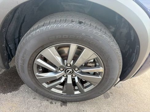 Used 2022 Nissan Pathfinder SV FWD image 4