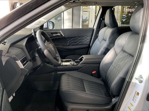 New 2026 Mitsubishi Outlander SEL FWD image 9
