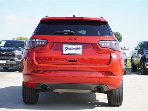 Certified 2023 Jeep Compass Limited image 8