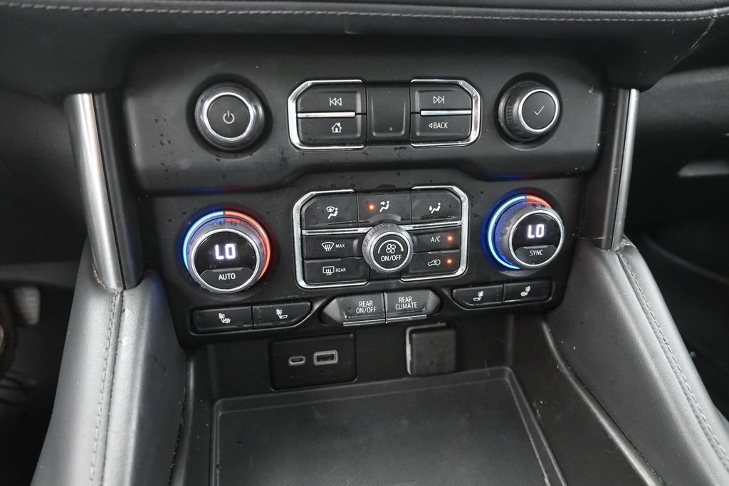 Used 2022 Chevrolet Tahoe Z71 w/ Luxury Package AWD/4WD image 27