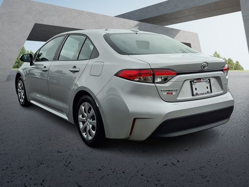 Used 2024 Toyota Corolla LE FWD image 4