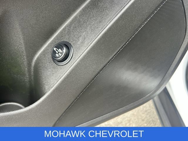 Used 2023 Chevrolet Equinox LT AWD/4WD image 23