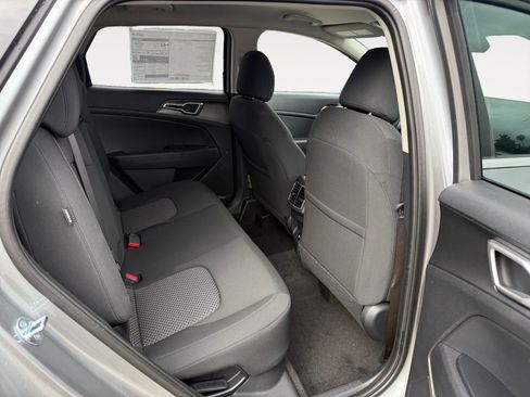 New 2026 Kia Sportage LX image 18