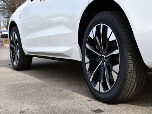 New 2026 Volvo XC60 T8 Plus w/ Protection Package Premier AWD/4WD image 9