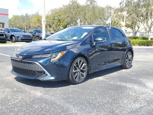 Used 2019 Toyota Corolla XSE image 2