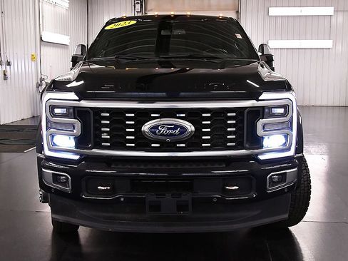 Used 2023 Ford F450 Platinum w/ FX4 Off-Road Package AWD/4WD image 2