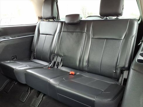 Certified 2022 Ford Expedition XLT image 13