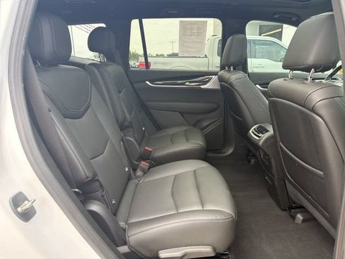 Used 2024 Cadillac XT6 Premium Luxury AWD/4WD image 52