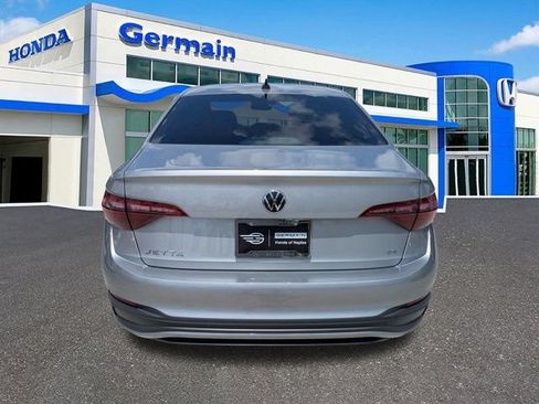 Used 2023 Volkswagen Jetta SE FWD image 6