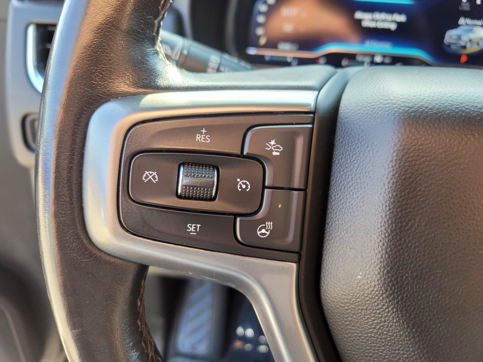 Used 2022 Chevrolet Suburban Premier AWD/4WD image 32