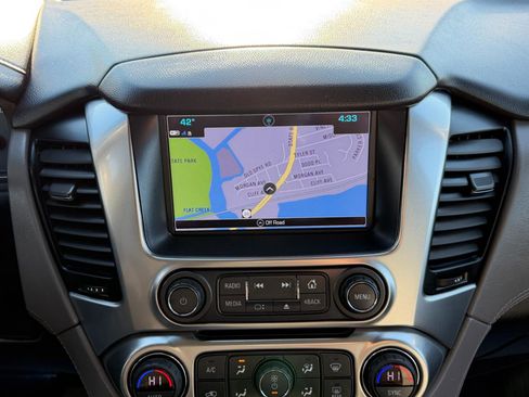 Used 2020 Chevrolet Suburban LT image 59