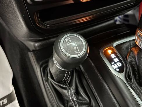 Used 2021 Jeep Gladiator Overland w/ Popular Equipment Package AWD/4WD image 35