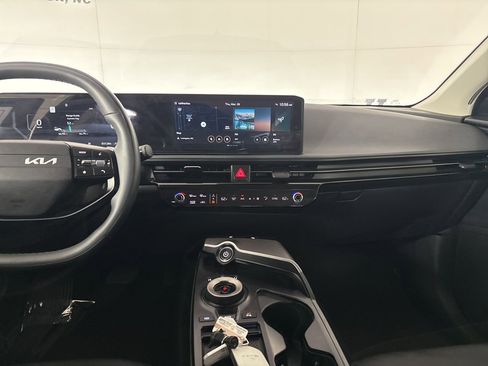 Used 2025 Kia EV6 Light w/ Light LR Technology Package RWD image 19