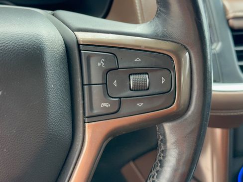 Used 2022 Chevrolet Suburban High Country w/ Premium Package 2 RWD image 19
