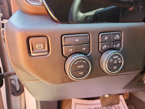 Used 2025 Chevrolet Silverado 3500 LT w/ Safety Package AWD/4WD image 17