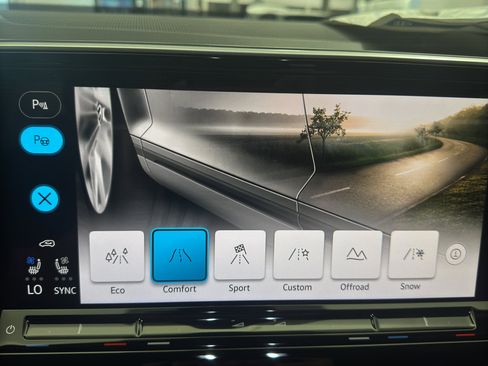 New 2025 Volkswagen Atlas SEL Premium R-Line image 17