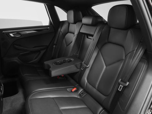 Certified 2023 Porsche Macan image 37