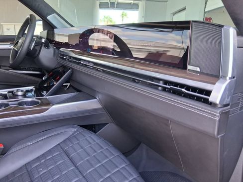Used 2026 Cadillac Escalade Platinum Sport w/ LPO, Floor Liner Package RWD image 17