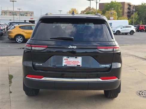 New 2025 Jeep Grand Cherokee Laredo w/ MOPAR Finishing Package image 13