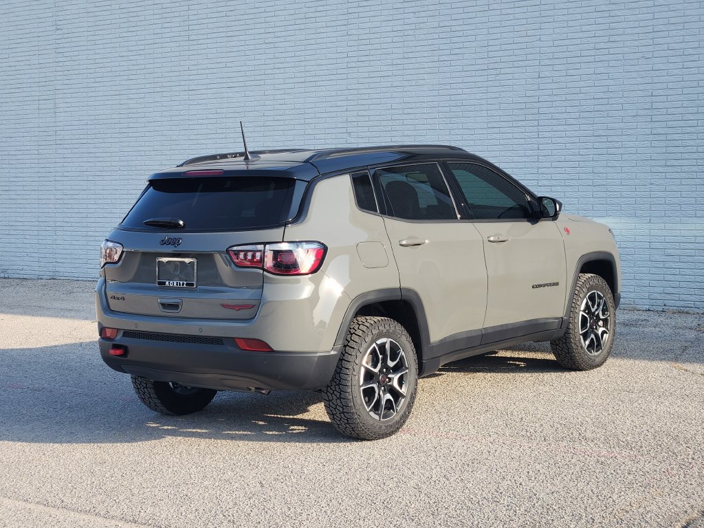 New 2026 Jeep Compass Trailhawk AWD/4WD image 4