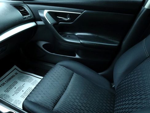 Used 2016 Nissan Altima 2.5 SV image 12