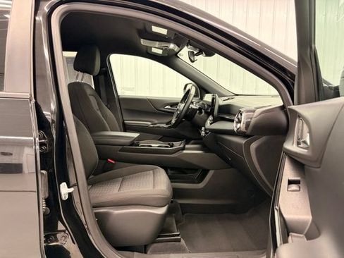 Used 2025 Chevrolet Equinox LT AWD/4WD image 11