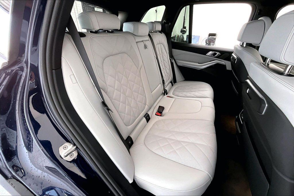 Used 2026 BMW X5 xDrive40i AWD/4WD image 35